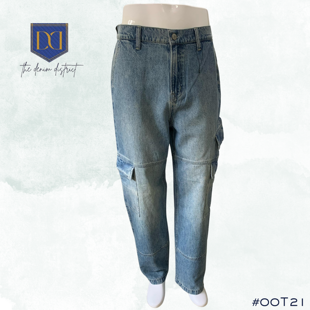 #00T21 Aeropostale Cargo Jeans | Relaxed Fit | Multi-Pocket Design | Men's | Light Denim Blue Wash | Non-Stretch