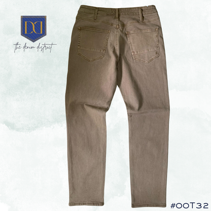 #00T32 Men's Silver Jeans Eddie Straight Relaxed Fit | Dark Beige | Performance Stretch Denim | Tapered Leg
